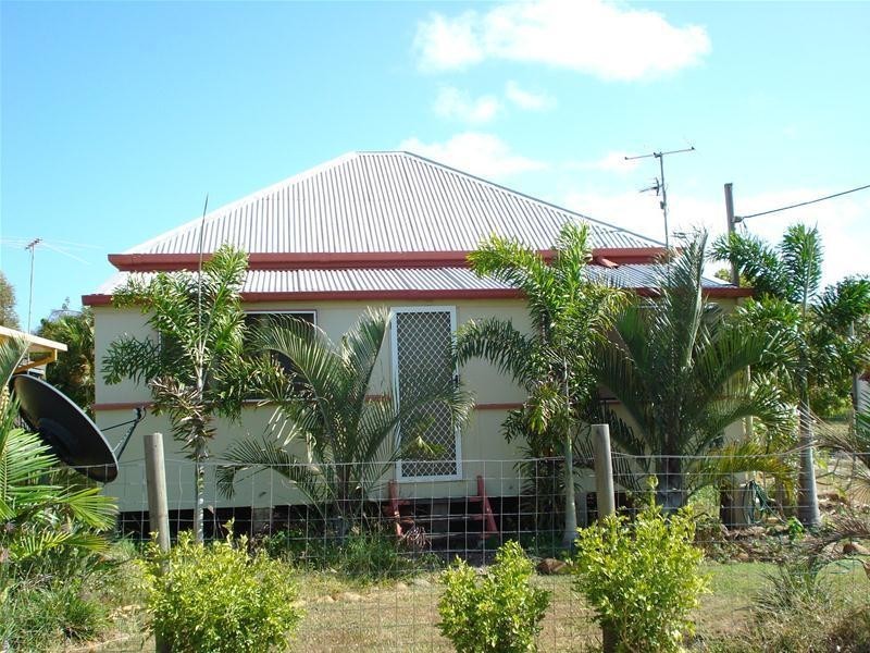 36 Poole Street, Bowen QLD 4805