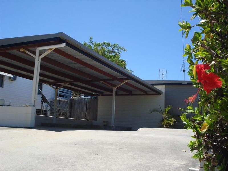 2/16 Powell Street, Bowen QLD 4805