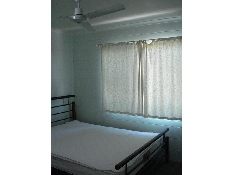 2/16 Powell Street, Bowen QLD 4805