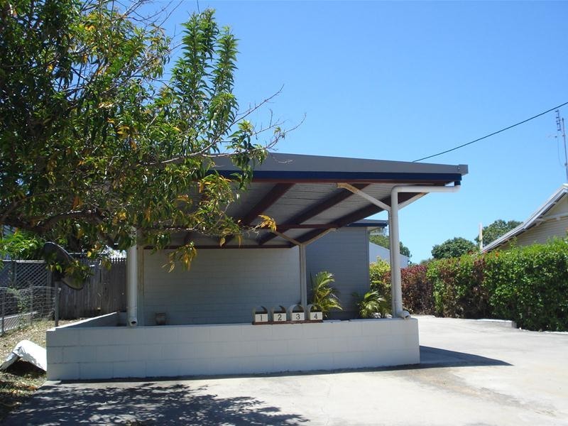 2/16 Powell Street, Bowen QLD 4805