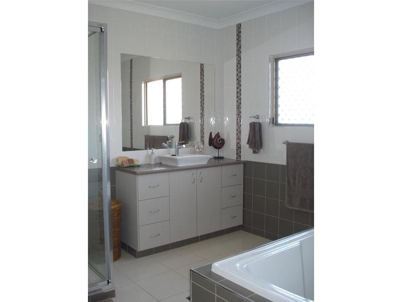 9 Bayside Court, Bowen QLD 4805