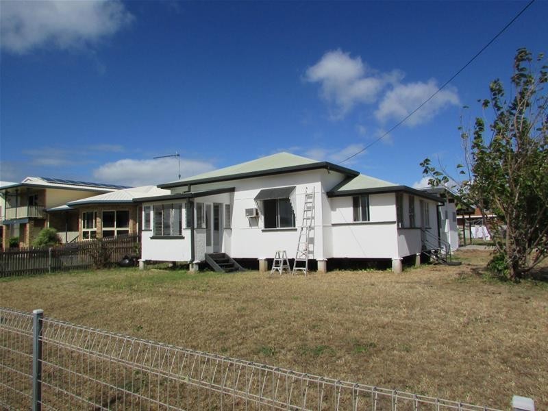 19 Murroona Street, Bowen QLD 4805