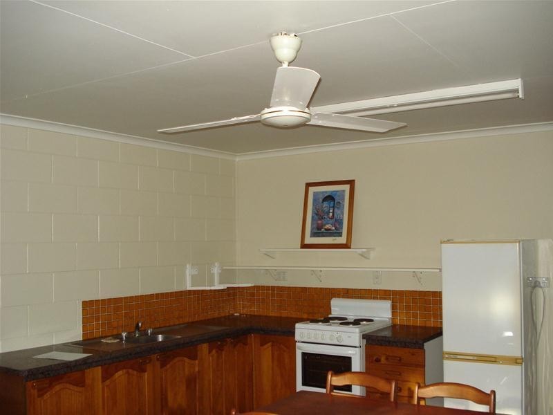 2/10 Verna Street, Bowen QLD 4805