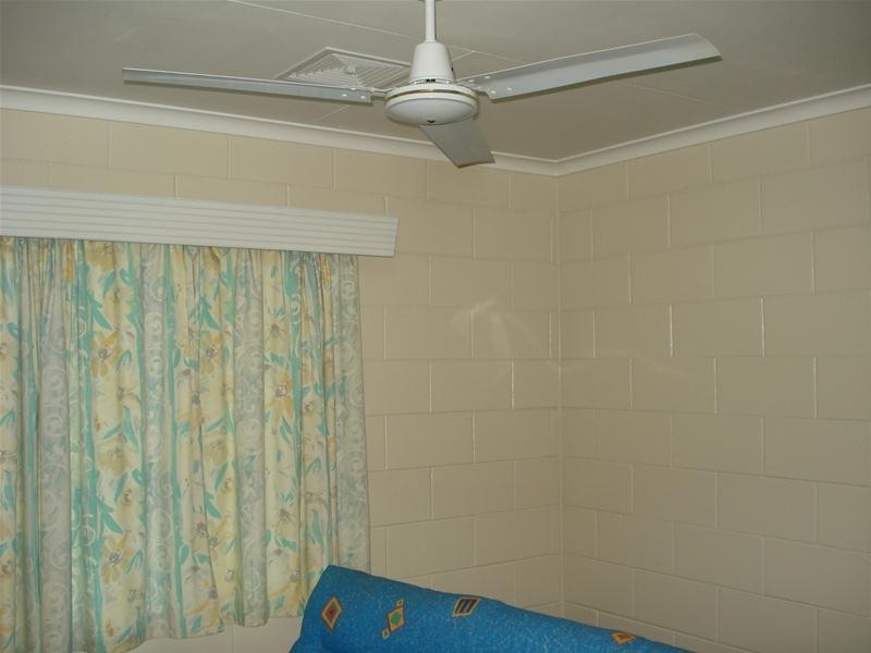 2/10 Verna Street, Bowen QLD 4805