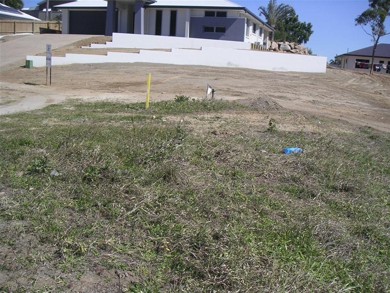 13 Silk Road, Bowen QLD 4805