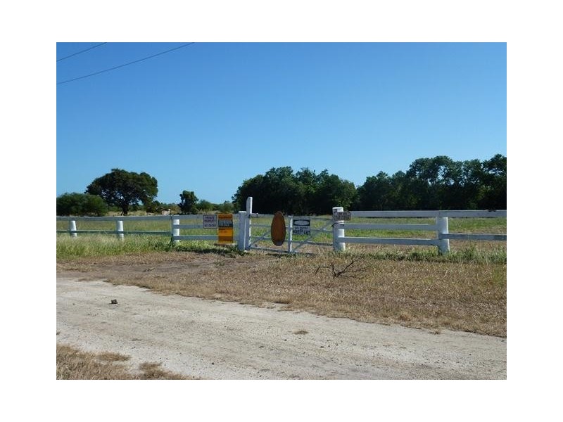 77 Avoca Road, Bowen QLD 4805