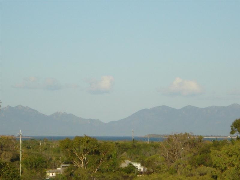 17 Bayview Crescent, Bowen QLD 4805