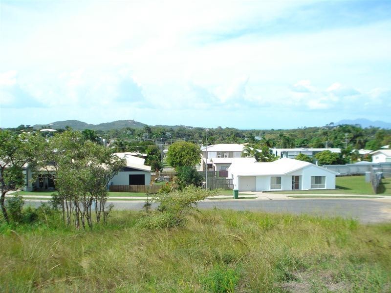 7 Allan Place, Bowen QLD 4805