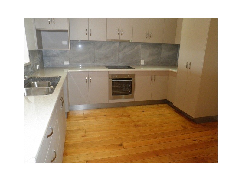 33 Herbert Street, Bowen QLD 4805