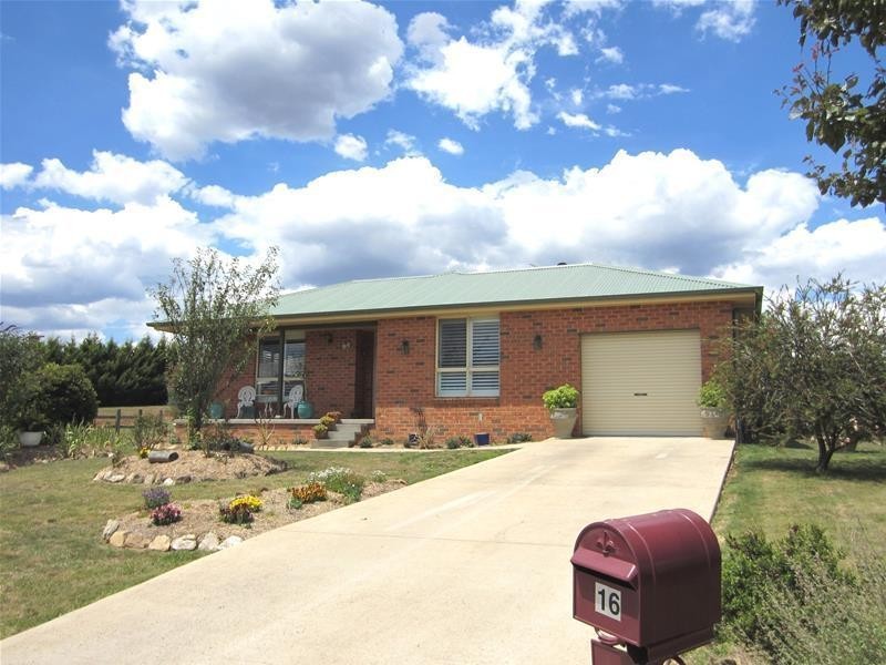 16 Tarana Road, Oberon NSW 2787