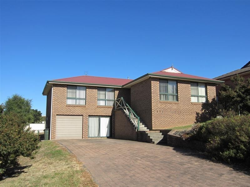 24 Hawkes Drive, Oberon NSW 2787