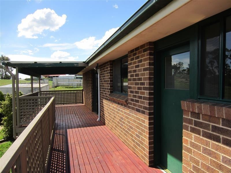 24 Hawkes Drive, Oberon NSW 2787