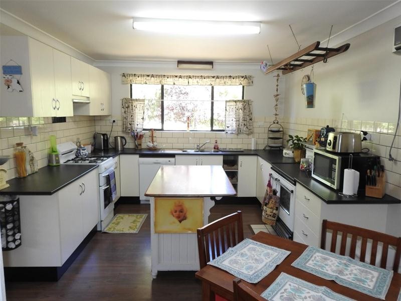 12 Sherwood Road, Kirkconnell NSW 2795