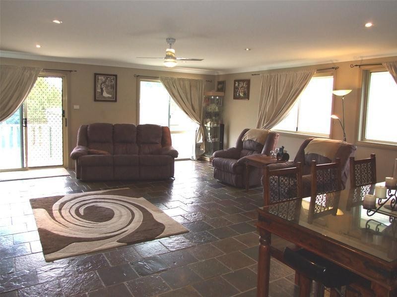 9 Blenheim Avenue, Oberon NSW 2787