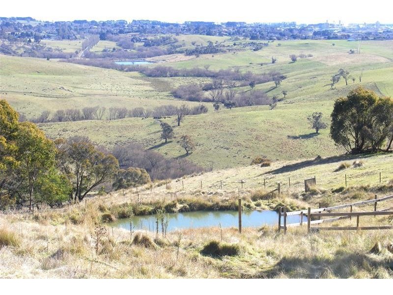 83 Marks Crescent, Oberon NSW 2787