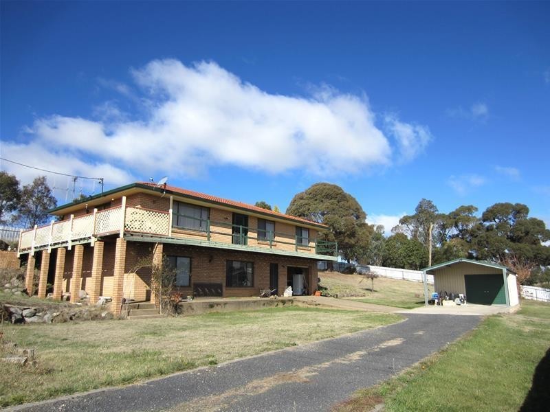 19 Tasman Street, Oberon NSW 2787