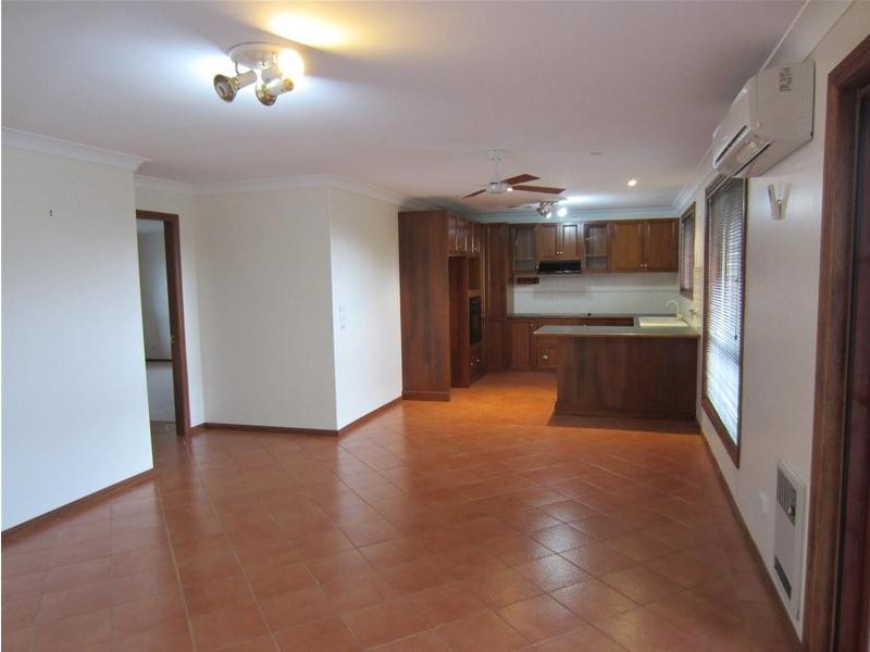 24 Brennan Crescent, Oberon NSW 2787