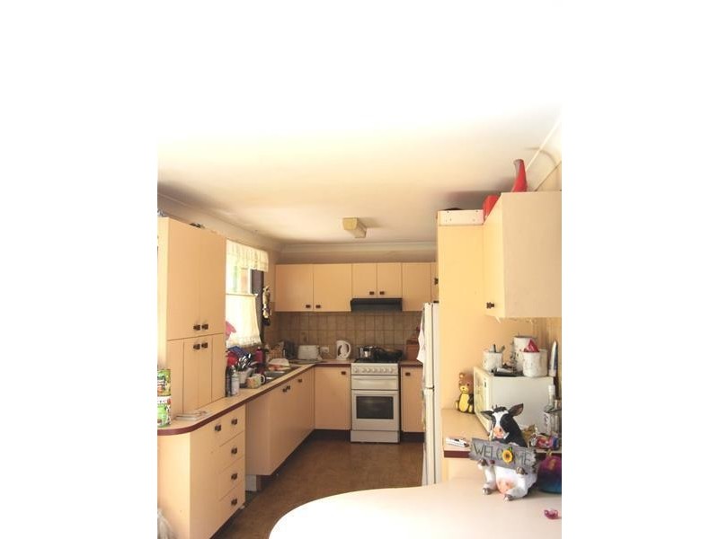 13 Carrington Avenue, Oberon NSW 2787