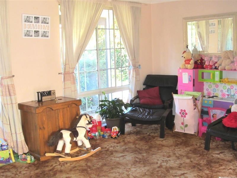 13 Carrington Avenue, Oberon NSW 2787