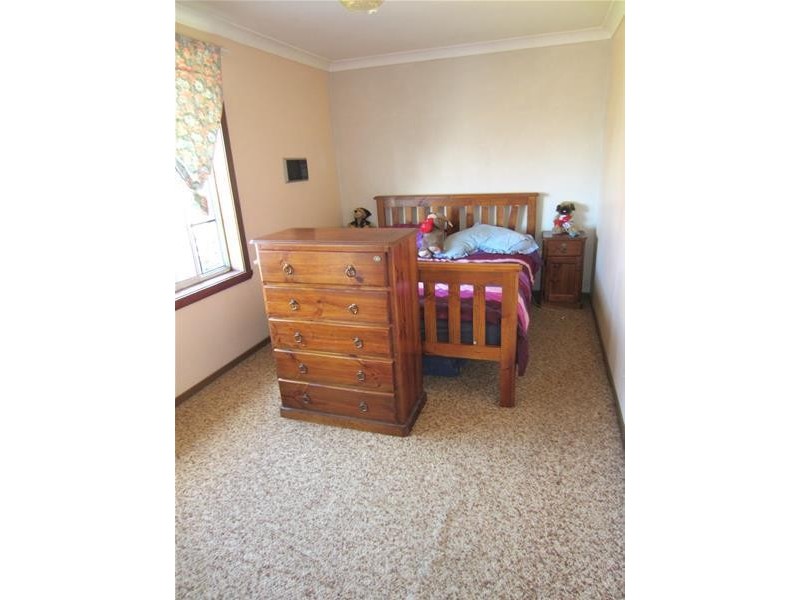 13 Carrington Avenue, Oberon NSW 2787