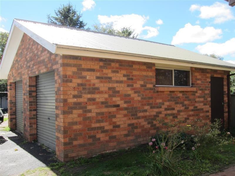 13 Carrington Avenue, Oberon NSW 2787