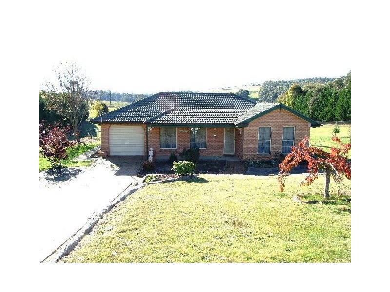 65 Shakespeare Close, Oberon NSW 2787