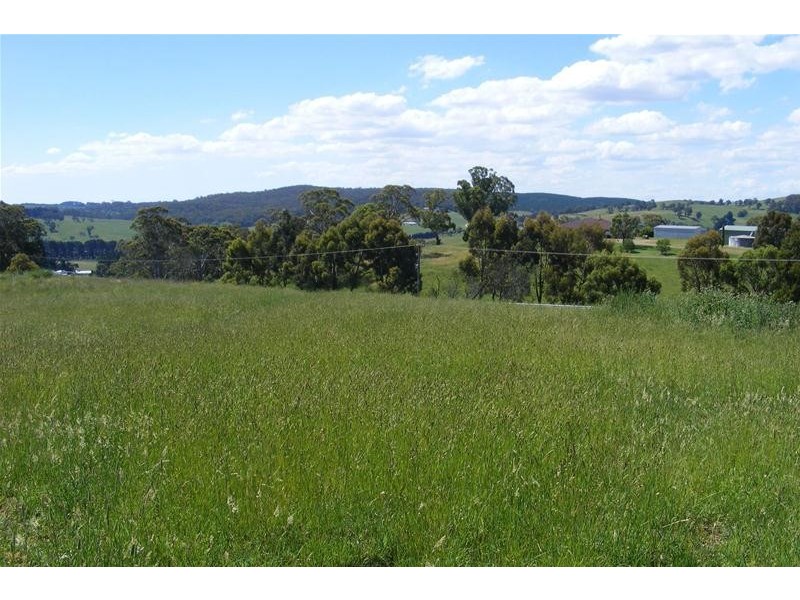 10 Titania Road, Oberon NSW 2787