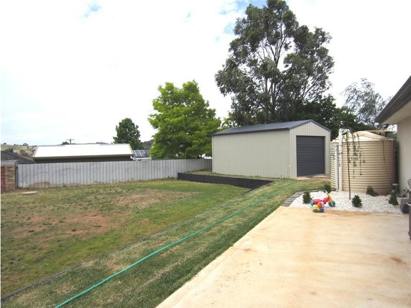 12 Hawkes Drive, Oberon NSW 2787