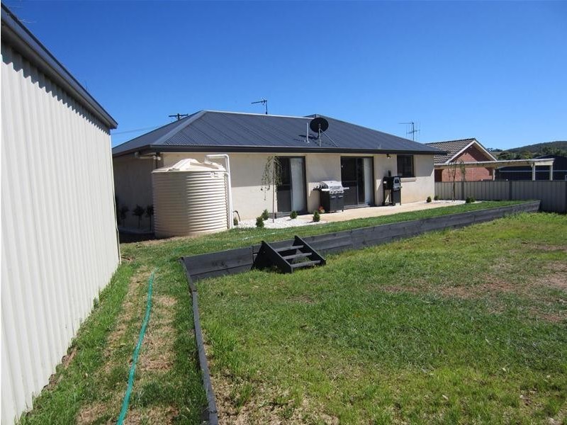 12 Hawkes Drive, Oberon NSW 2787