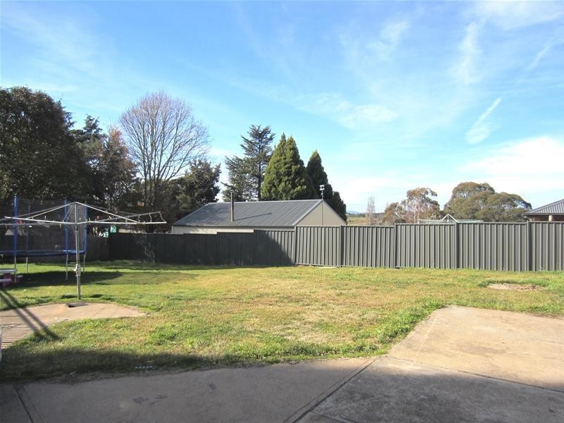 8 Cook Street, Oberon NSW 2787