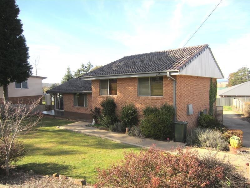 8 Cook Street, Oberon NSW 2787