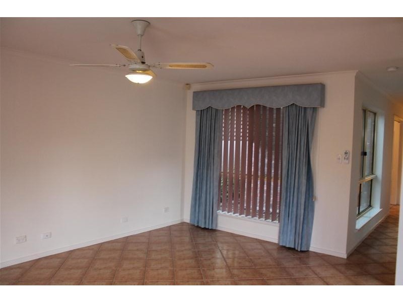 4 Shoalwater Close, Seaford Rise SA 5169