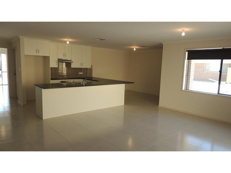 8 Manordale Court, Seaford Meadows SA 5169