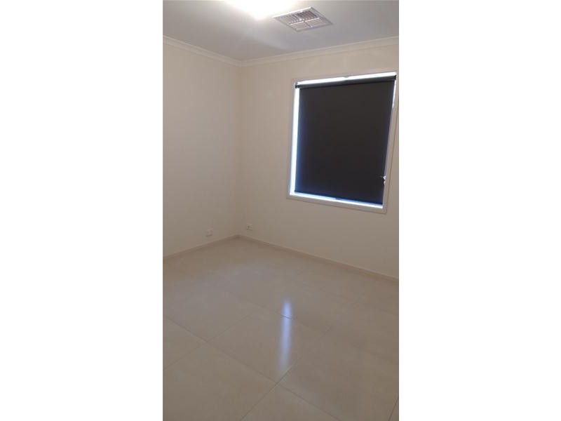 8 Manordale Court, Seaford Meadows SA 5169