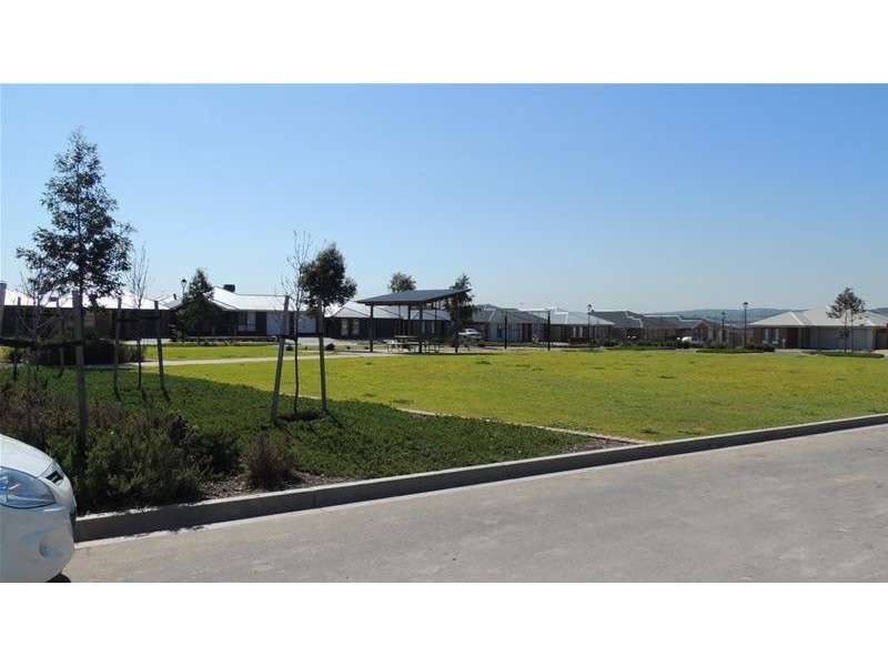 8 Manordale Court, Seaford Meadows SA 5169