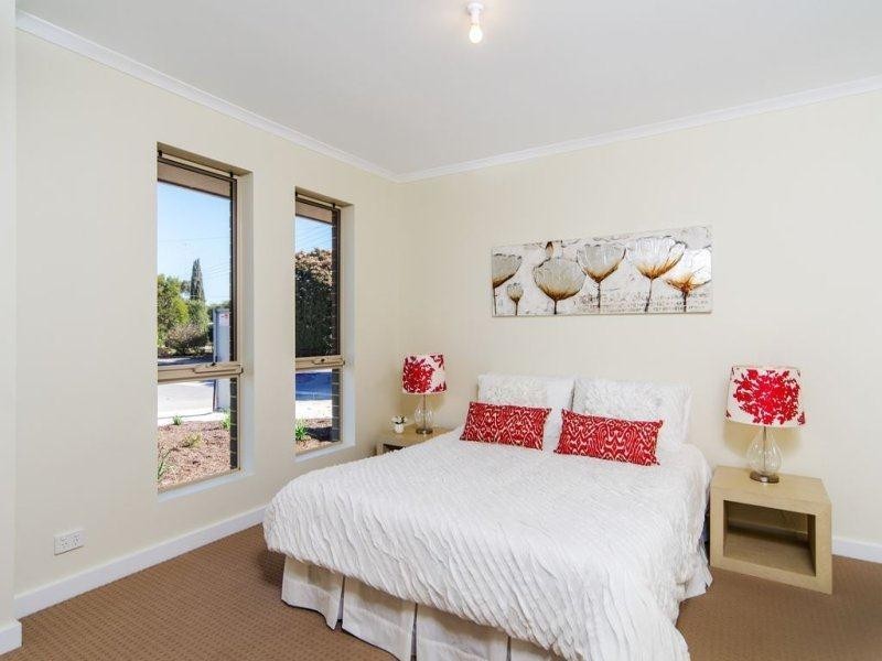 14 Raphael Crescent, Morphett Vale SA 5162