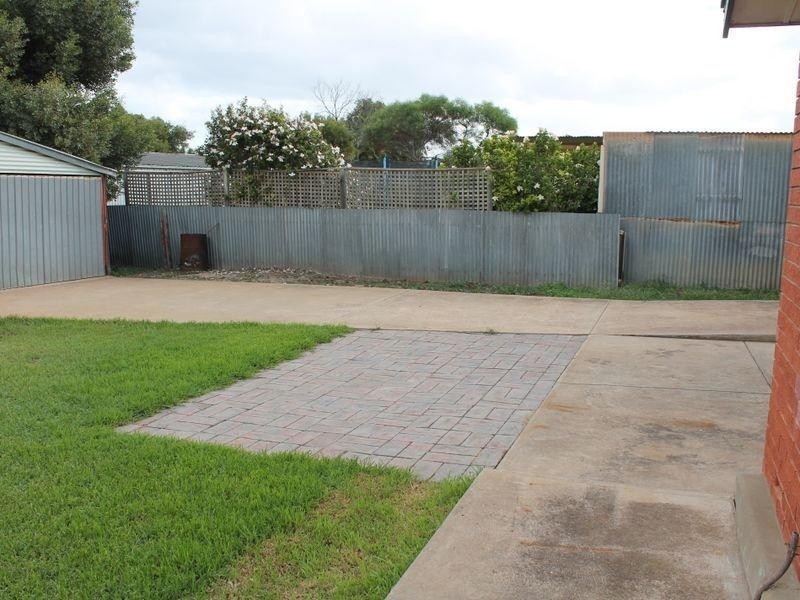 42 Kwinana Crescent, Port Noarlunga South SA 5167