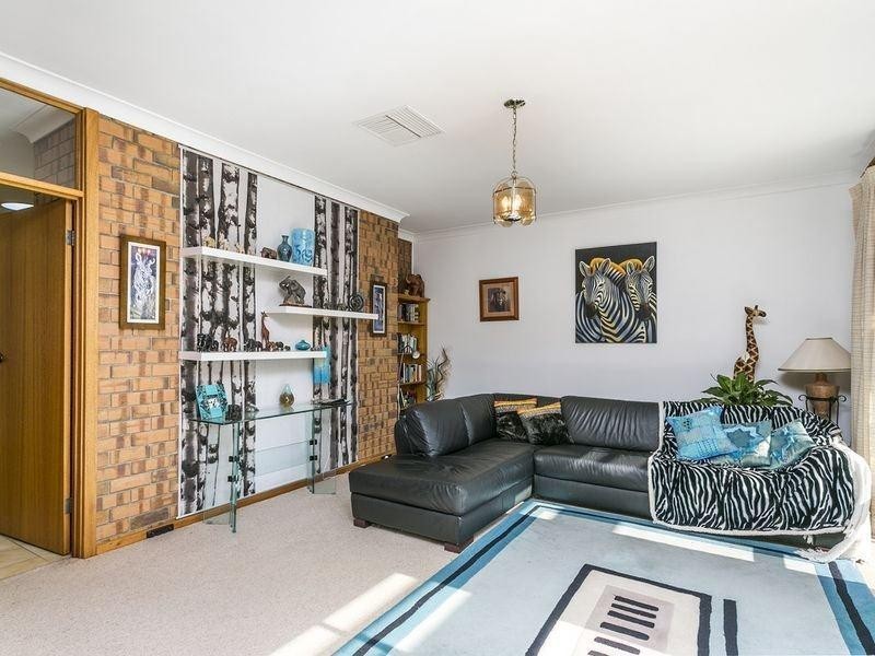 17 Fryer Street, Hallett Cove SA 5158