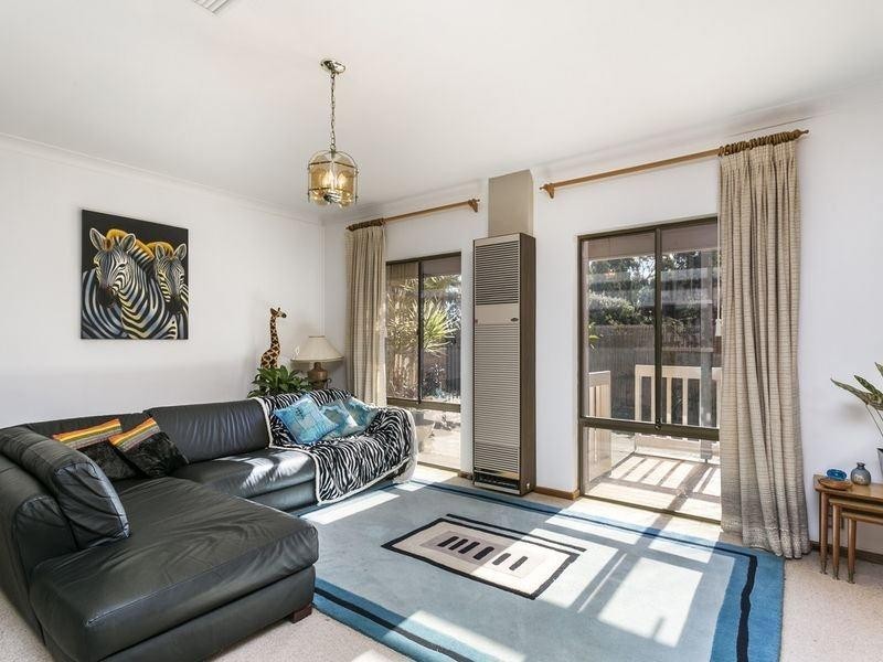 17 Fryer Street, Hallett Cove SA 5158