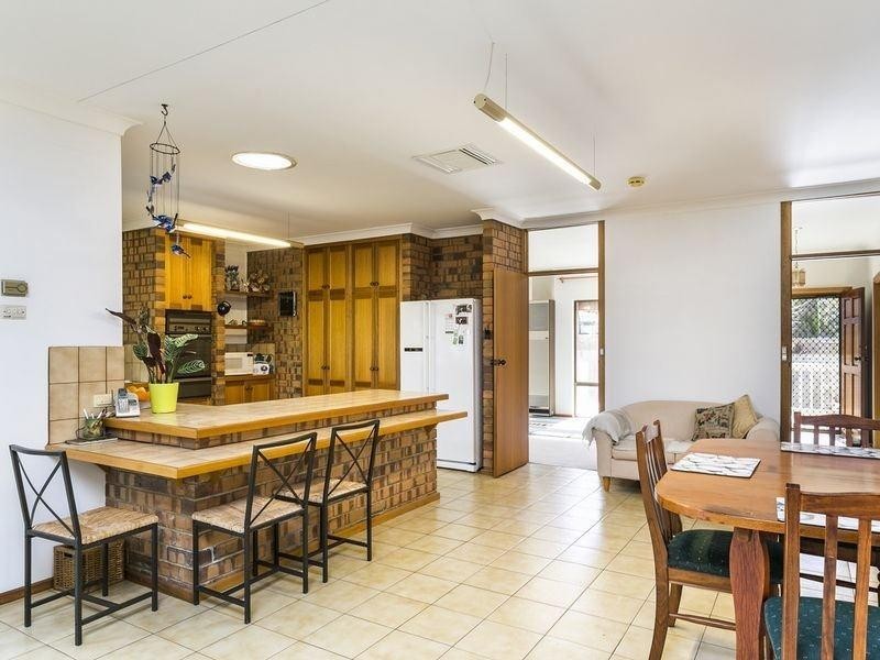 17 Fryer Street, Hallett Cove SA 5158