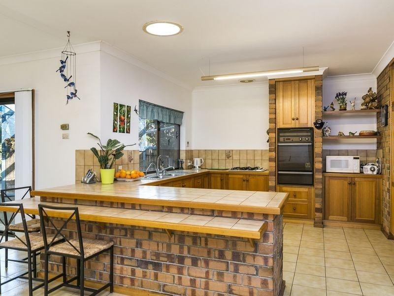 17 Fryer Street, Hallett Cove SA 5158