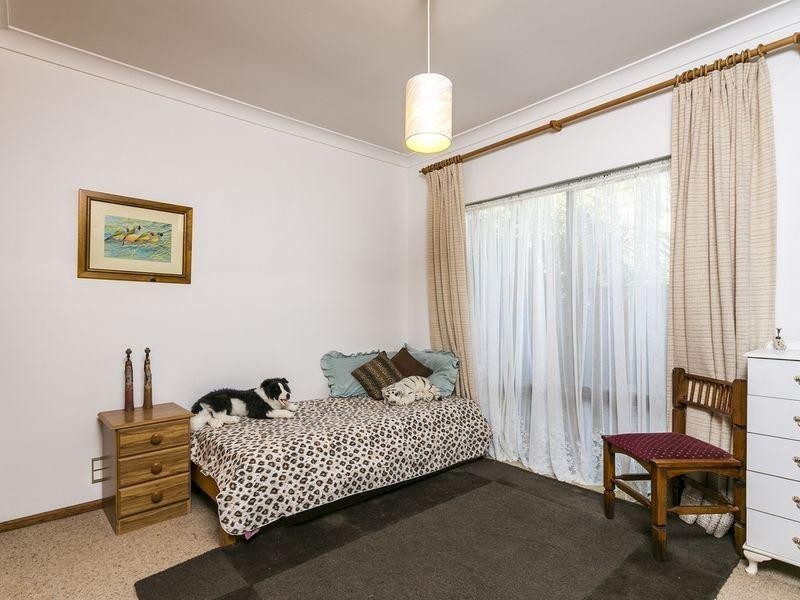 17 Fryer Street, Hallett Cove SA 5158