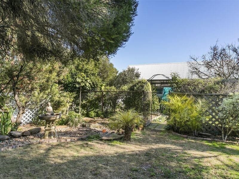 17 Fryer Street, Hallett Cove SA 5158