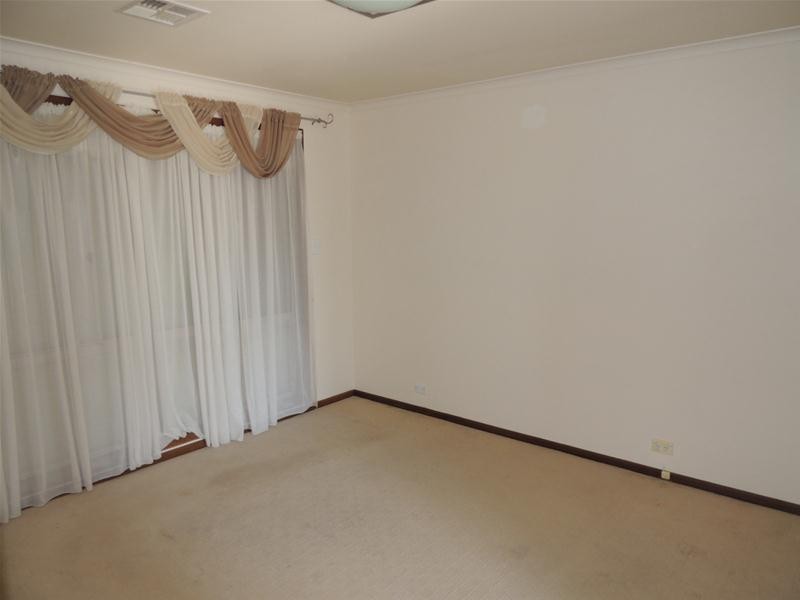 18 Brett Crescent, Hallett Cove SA 5158