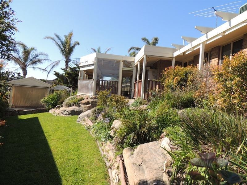 18 Brett Crescent, Hallett Cove SA 5158