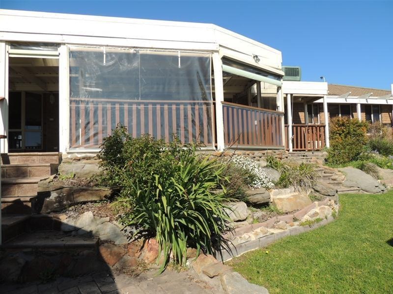 18 Brett Crescent, Hallett Cove SA 5158