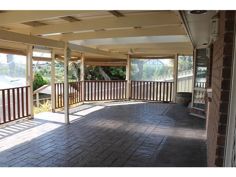 18 Brett Crescent, Hallett Cove SA 5158