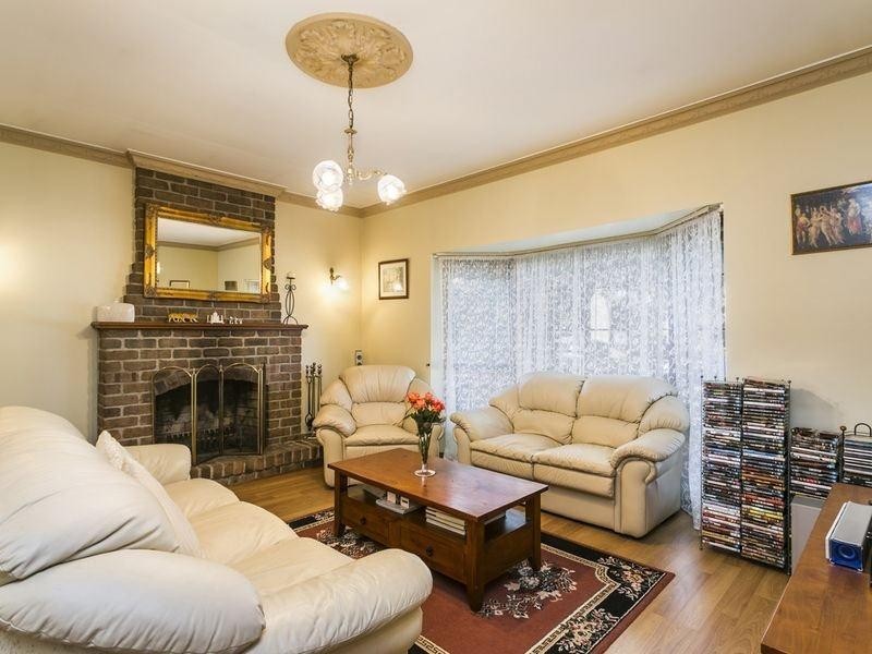 2 Glenway Road, Hallett Cove SA 5158