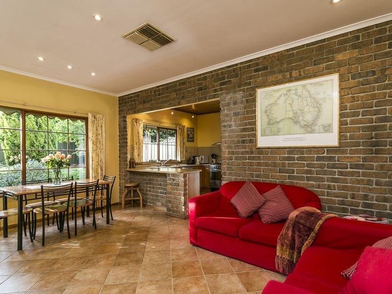 2 Glenway Road, Hallett Cove SA 5158