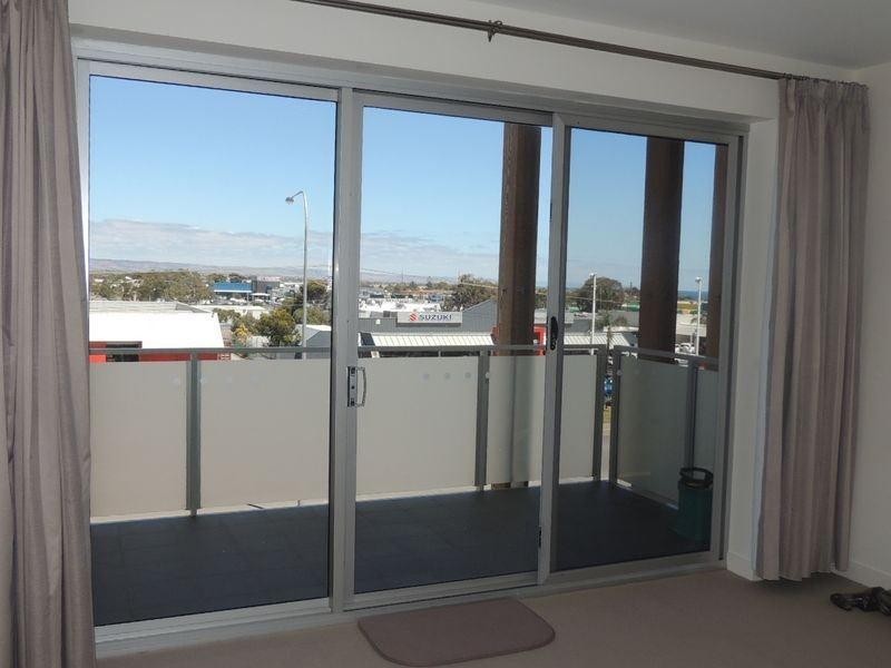 17/2 Ochre Place, Christie Downs SA 5164